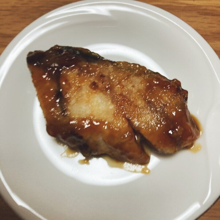 つやつやなブリの照り焼き